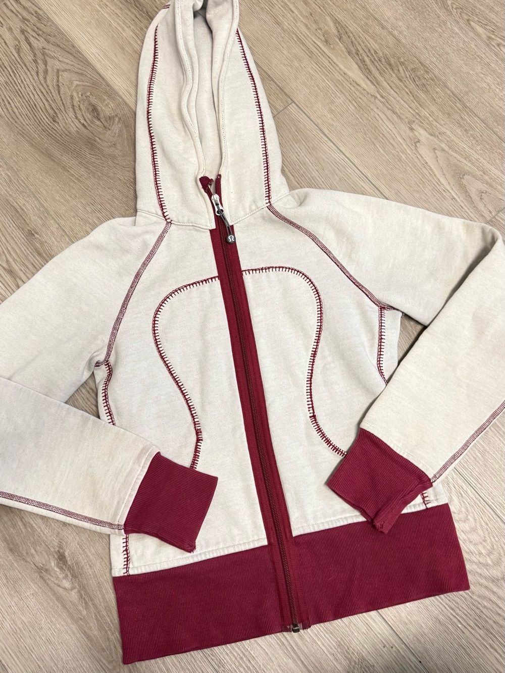 Lululemon Scuba Hoodie Special Edition 2010 Geisha/Lady with Parasol Sz.4